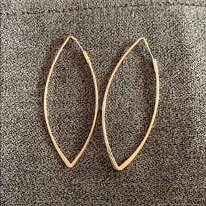 Women’s earrings